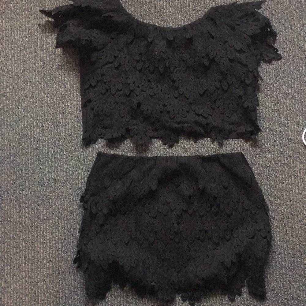 Two piece set - Picture 2 of 5